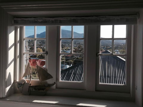 Assemblage Boutique Art B & B - Accommodation Whitsundays 3
