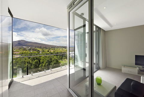 Astra Apartments Canberra - Manhattan - Accommodation Whitsundays 3