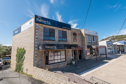 Astro Place - Accommodation Whitsundays 2