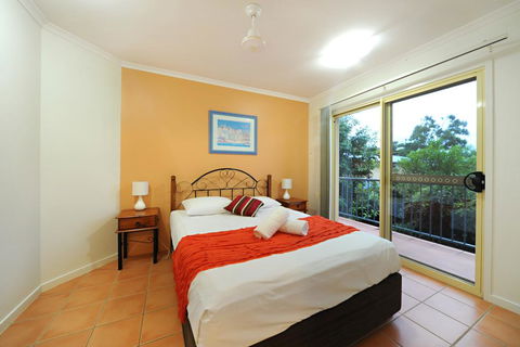 At Beach Court Holiday Villas - Accommodation Whitsundays 3