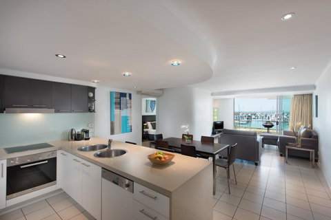 At Marina Shores - Accommodation Whitsundays 2