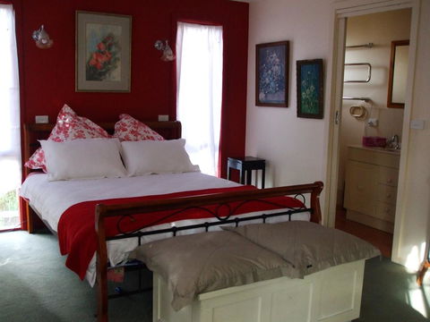 At The Gallery - Accommodation Whitsundays 0