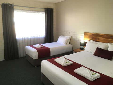 Atlas Motel - Accommodation Whitsundays 2