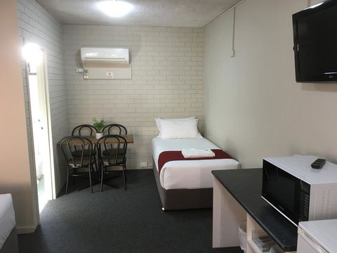 Atlas Motel - Accommodation Whitsundays 3