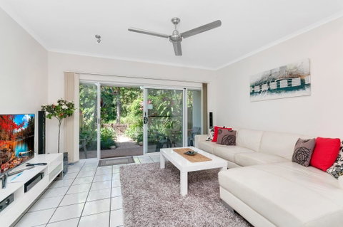 Attenborough Apartments - Accommodation Whitsundays 2