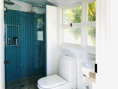 Aurora Beachfront Cottage - Accommodation Whitsundays 2