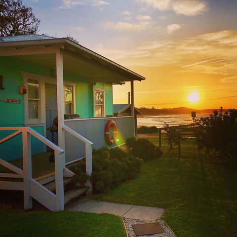 Aurora Beachfront Cottage - Accommodation Whitsundays 3