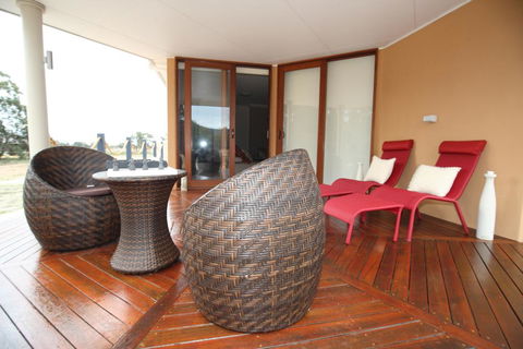 Aurora Cottages Bush Retreat - Accommodation Whitsundays 1