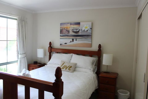 Australian Home Away Ringwood Bardia - Accommodation Whitsundays 2