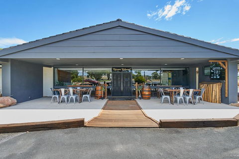 Australian Homestead Motor Lodge - Accommodation Whitsundays 1