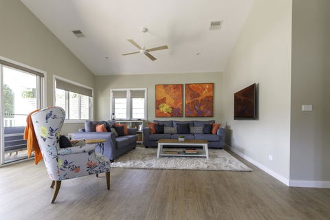 Autumn Home - Our Place At Bright - Accommodation Whitsundays 2