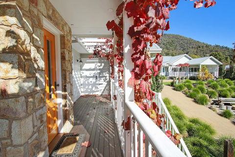 Autumn Home - Our Place At Bright - Accommodation Whitsundays 1