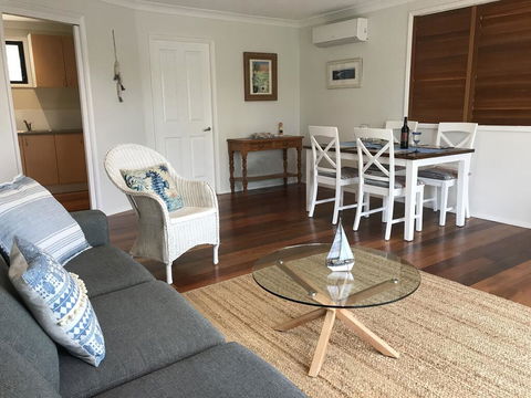 Avalon Seashells 2 Bedroom Apartment With Pool - Accommodation Whitsundays 3