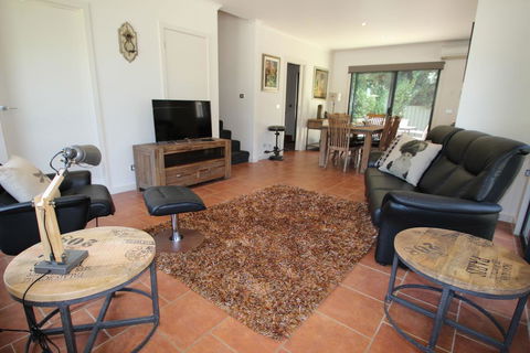 Avignon In Bright - Accommodation Whitsundays 0