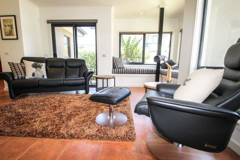 Avignon In Bright - Accommodation Whitsundays 2