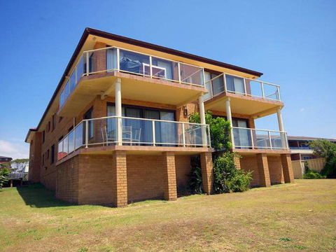 Avilla Court 2 - Accommodation Whitsundays 2