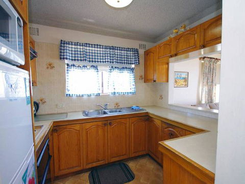 Avilla Court 2 - Accommodation Whitsundays 1