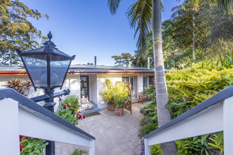 Avocado Sunset Bed & Breakfast - Accommodation Whitsundays 1