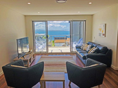 Avra Seabreeze', 503/4-8 Bullecourt Street - Accommodation Whitsundays 2