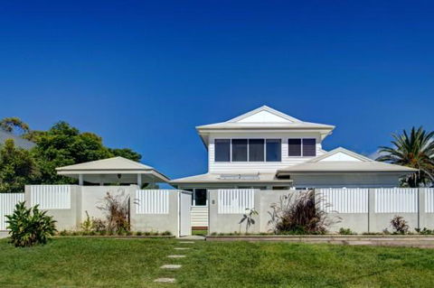 Away On Seaview Street - Accommodation Whitsundays 0