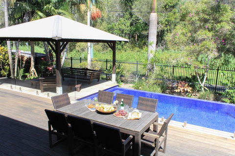 Away On Shirley Lane - Accommodation Whitsundays 3