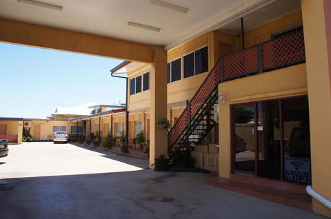 Ayrline Motel - Accommodation Whitsundays 2