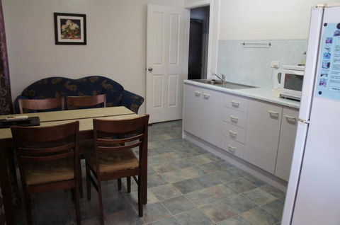 Ayrline Motel - Accommodation Whitsundays 1