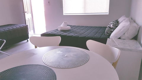 AZA Motel - Accommodation Whitsundays 2