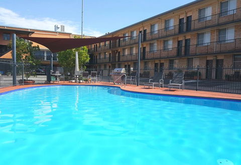AZA Motel - Accommodation Whitsundays 0