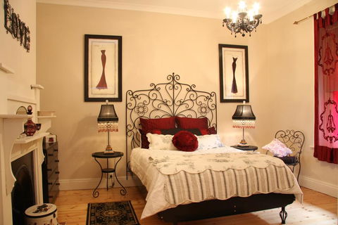 Azalea Cedar-Rose Barossa Valley Villa - Accommodation Whitsundays 0