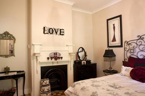 Azalea Cedar-Rose Barossa Valley Villa - Accommodation Whitsundays 2