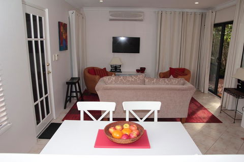 Azalea Villa - Close To The City Of Perth - Accommodation Whitsundays 0