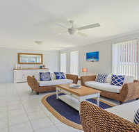 Azure Waters - perfectly positioned with ocean views - Accommodation Whitsundays