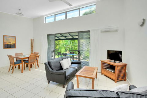 Baden 46 - Rainbow Shores, Walk To Beach, Top Floor, Air Conditioned Unit, Pools - Accommodation Whitsundays 0