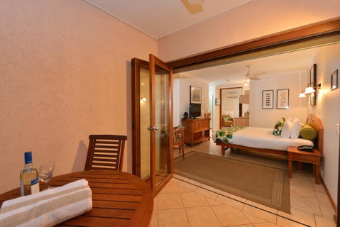 Balinese Style Studio - Accommodation Whitsundays 0