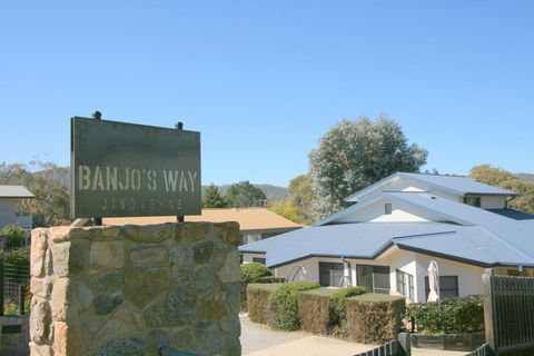 Banjos Way 2/23 Banjo Patterson Crescent - Accommodation Whitsundays 0