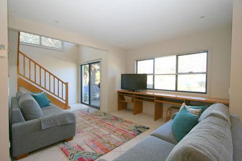 Banjos Way 2/23 Banjo Patterson Crescent - Accommodation Whitsundays 1