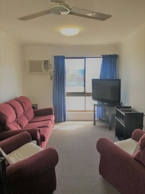 Bargara Beach Motor Inn - Accommodation Whitsundays 3
