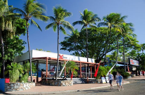Base Airlie Beach - Accommodation Whitsundays 0