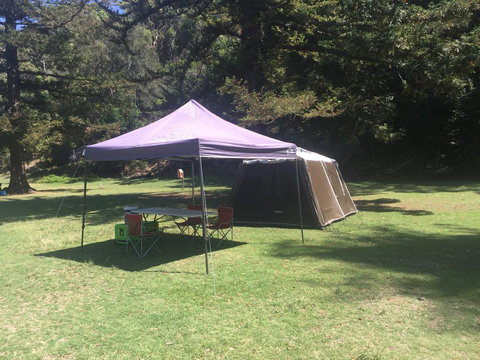 Basin Ku-ring-gai Campsite Set Up - Accommodation Whitsundays 0