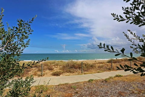 Beach Cottage In The Heart Of Mandurah - Accommodation Whitsundays 2
