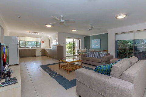 Beach House, Pacific Road, 1/20 - Accommodation Whitsundays 2