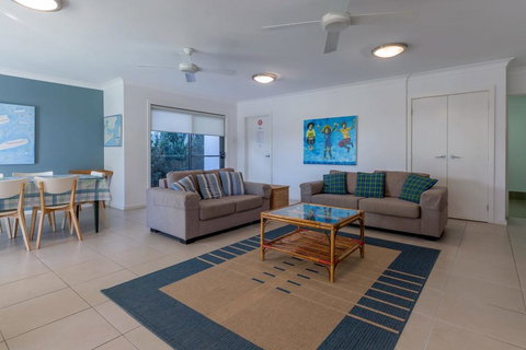 Beach House, Pacific Road, 1/20 - Accommodation Whitsundays 3