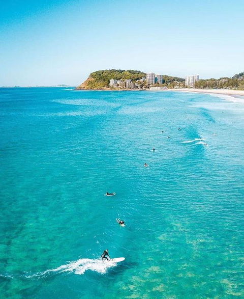 Beach Side Ocean Burleigh Heads 3 Bedroom Family Accomodation - Accommodation Whitsundays 3