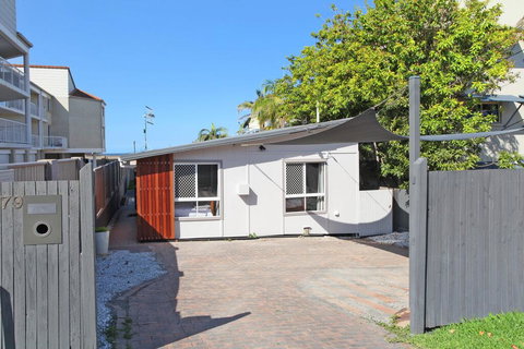 BEACH, SHOPS & FABULOUS VACATION HOME! - Accommodation Whitsundays 1