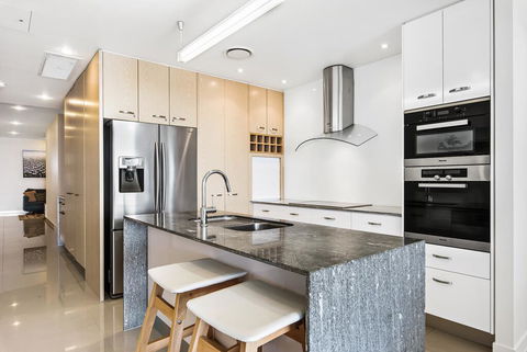 Beaches On Maroochy 1 Beach Parade - Accommodation Whitsundays 2