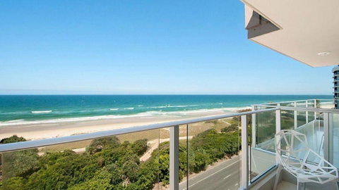 Beachfront Apt Main Beach - Accommodation Whitsundays 0