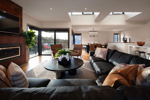 Retreat Lake Daylesford - Free Wifi - Accommodation Whitsundays 2