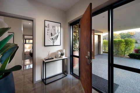 Retreat Lake Daylesford - Free Wifi - Accommodation Whitsundays 1