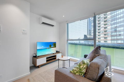 REST COLLECTION Apartments On Collins Docklands - Accommodation Whitsundays 0